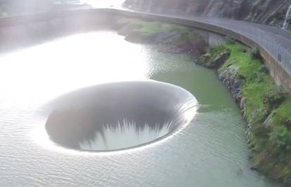Jedinstvena perspektiva: U jezeru snimili rijedak fenomen