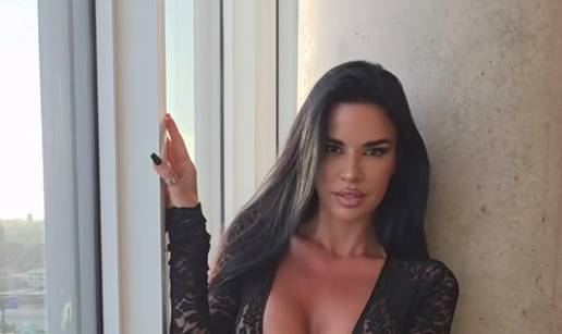 FOTO Knoll u seksi opravici &ccaron;eka novu tekmu, a pokazala je i crni &ccaron;ipkani kombinezon bez ga&cacute;ica