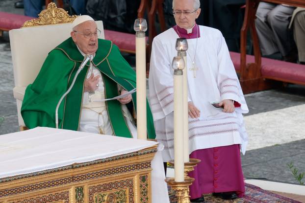 Pope leads mass for armed forces, police and security personnel