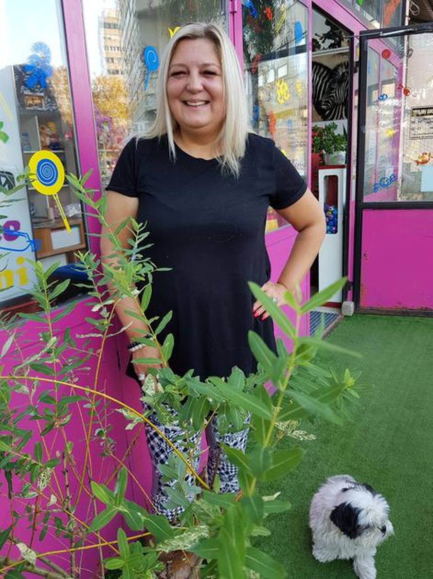 Budućnost kafanske pjevačice: Pjeva online, pomaže joj država