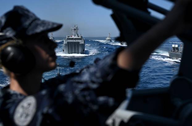 Split: Vježba Hrvatske ratne mornarice za vojni mimoplov