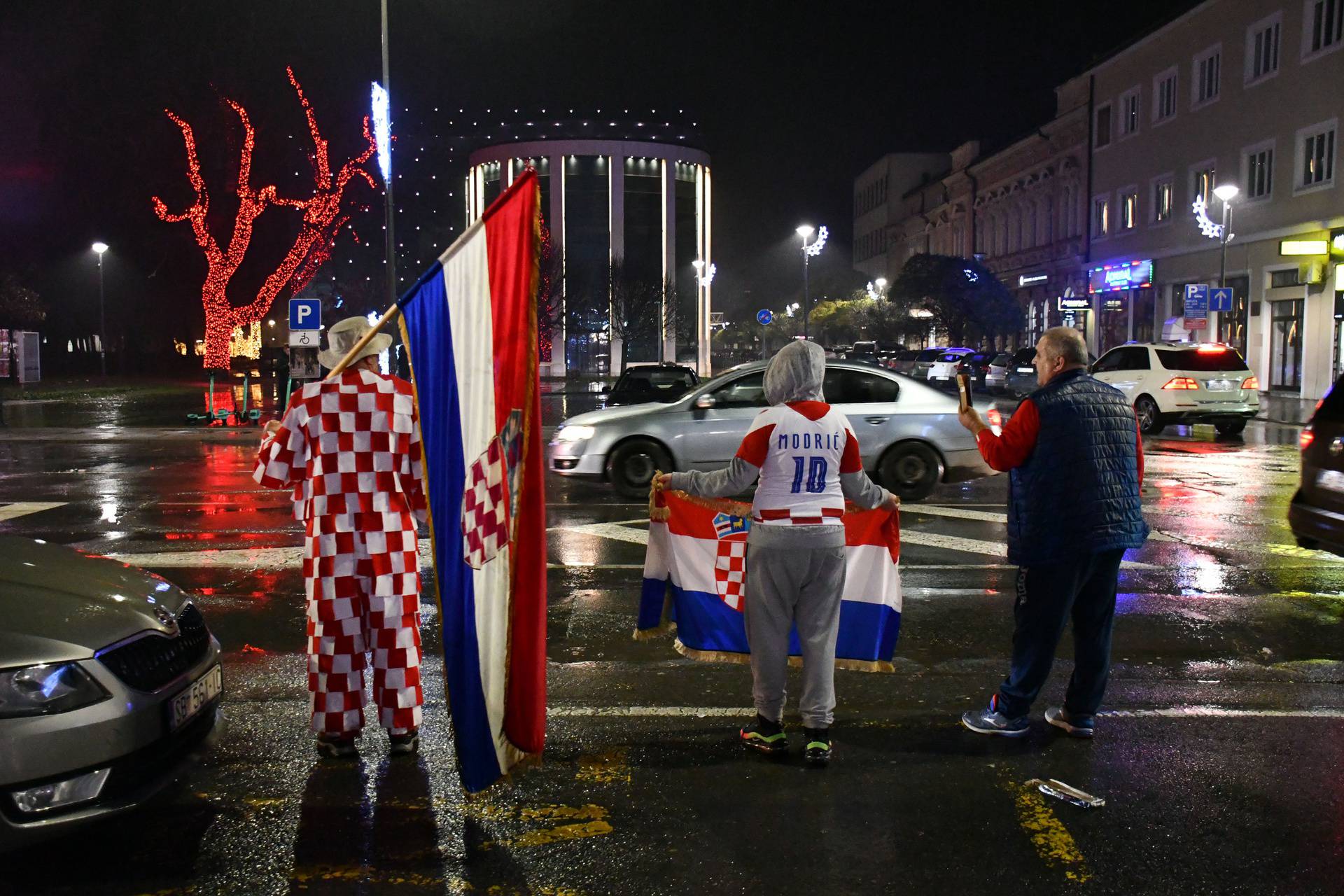 Slavonski Brod: Veliko slavlje nakon utakmice na ulicama grada i uz koncert Šajete.