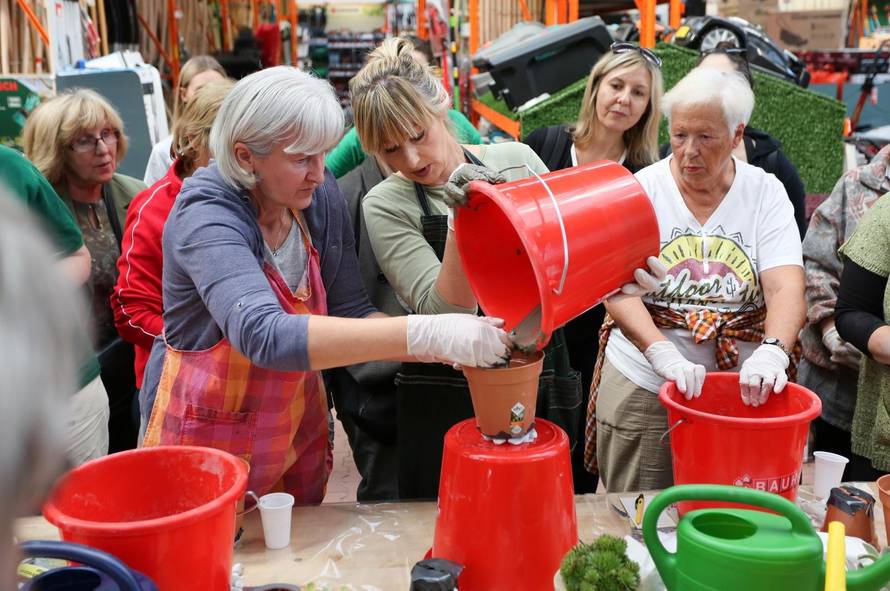 Vrtlarica: Posuda od betona za cvijeće trpi kišu, led pa i snijeg