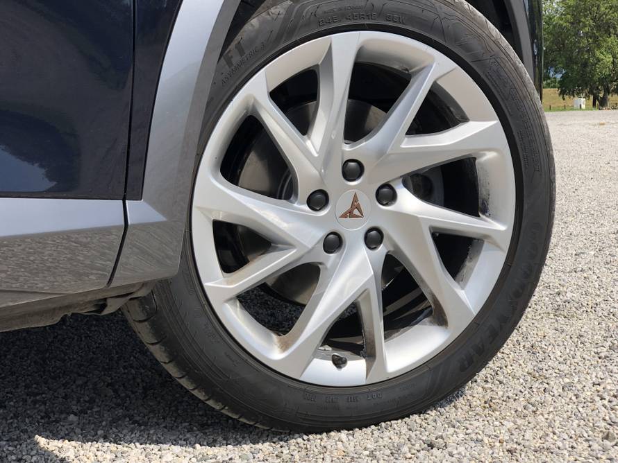 Zlatna sredina za atraktivnu Cupru. Benzinac mu  pristaje i daje više od očekivanog