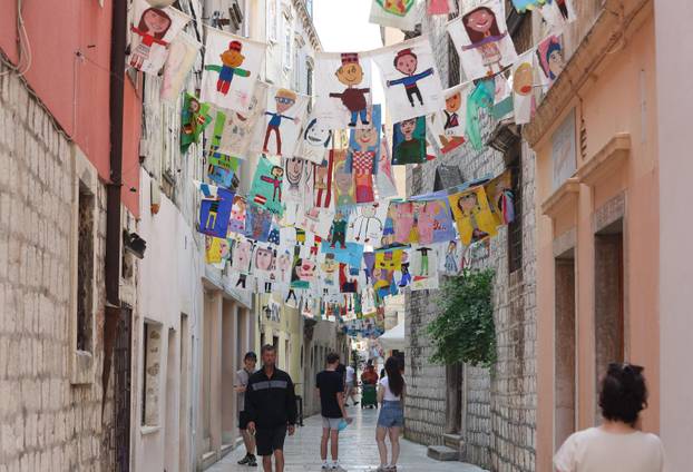 Šibenik: Šarene zastavice najavljuju po?etak 65. Me?unarodnog dje?jeg festivala