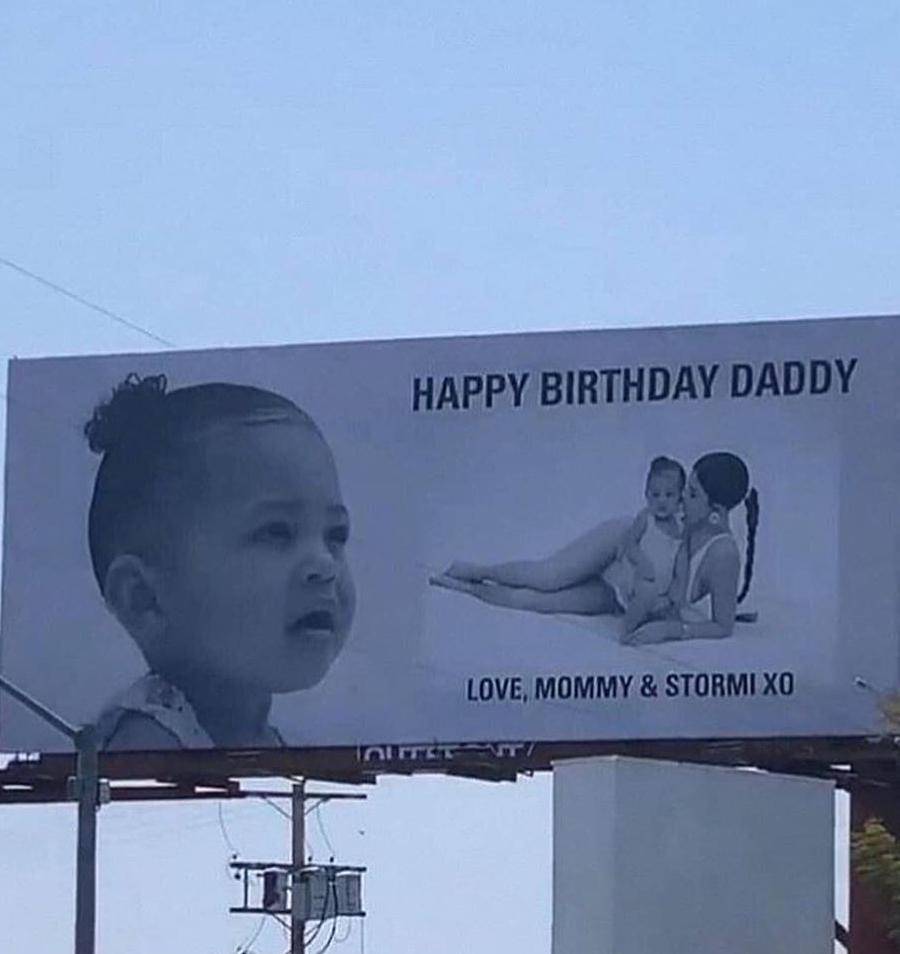 Kylie Jenner je dečku čestitala rođendan velikim billboardom