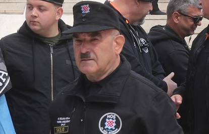 Splitom su opet urlali 'Za dom spremni'. Slavili osnutak bojne: 'Ne dajte svoj glas sotonama'