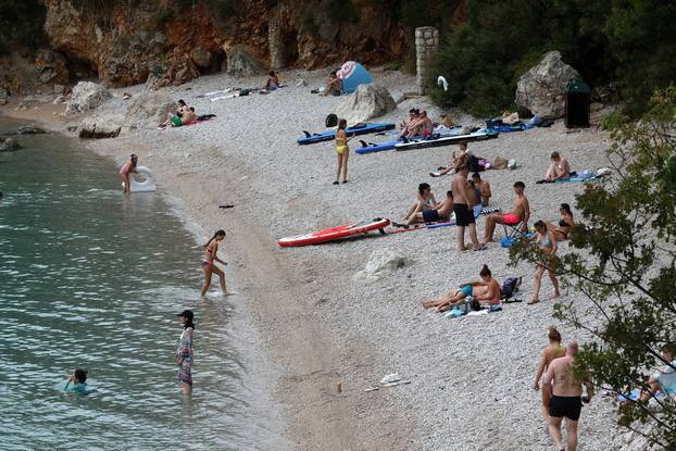 Rijeka: Rijetki kupa?i na plaži Nova voda