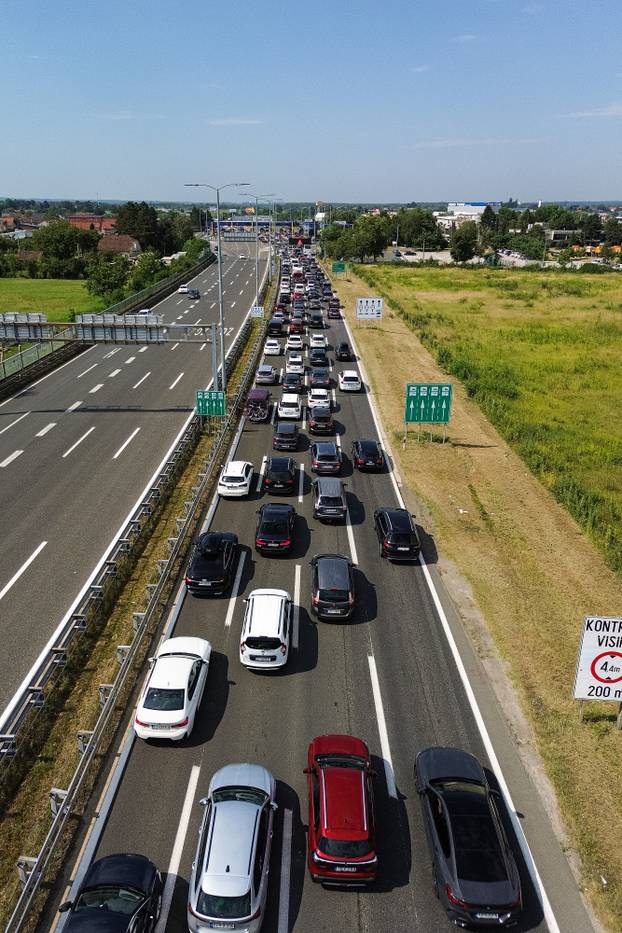 Zagreb: Snimke iz zraka kilometarskih kolona na A1
