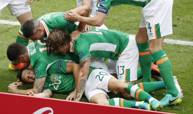 Republic of Ireland v Sweden - EURO 2016 - Group E