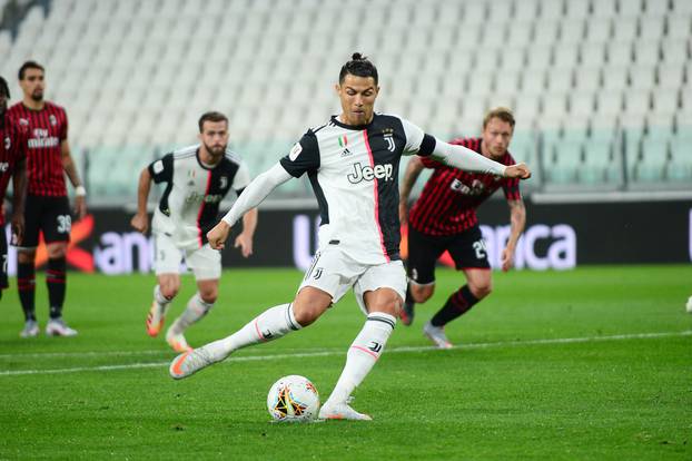 Coppa Italia Semi Final Second Leg - Juventus v AC Milan