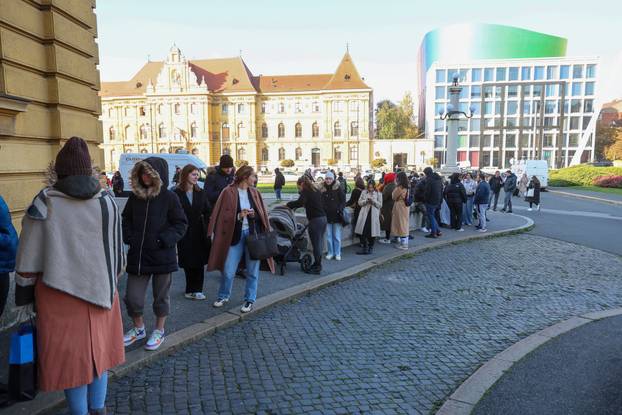 Zagreb: Tradicionalno veliki red za ovogodišnje ulaznice za balet Orašar u HNK