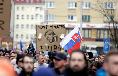 Slovaci ponovno na ulicama, traže nove ostavke