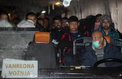 Migranti prebačeni iz Vučjaka, dio ipak smješten u Blažuj