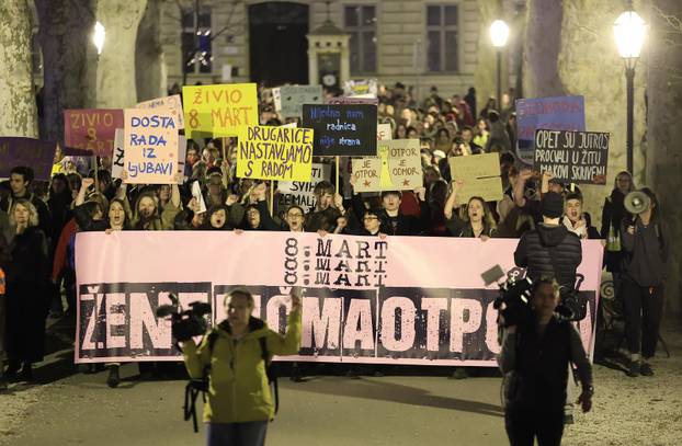 Zagreb: Održan jubilarni 10. Noćni marš za prava žena "Žene – kičma otpora"
