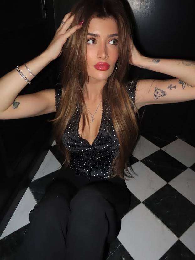 FOTO Od slavnih roditelja do vruće zvijezde Instagrama - ova influencerica ne zna za granice