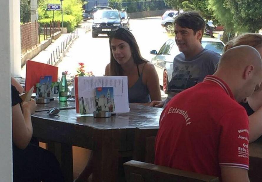 Novkovićeva idila: Ljetovanje s obitelji uoči trećeg vjenčanja