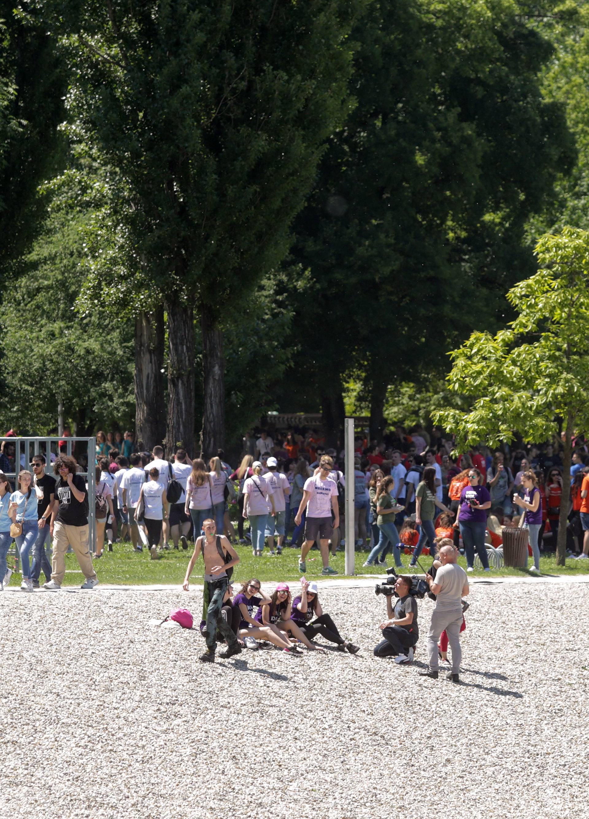 U Zagrebu troje privedenih, Hitna intervenirala 13 puta