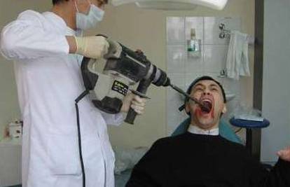 Zubaru slučajno upao dio odvijača u grlo pacijentice