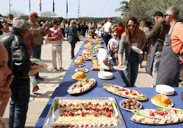 Šibenik: Podjela hrane na uskršnji ponedjeljak