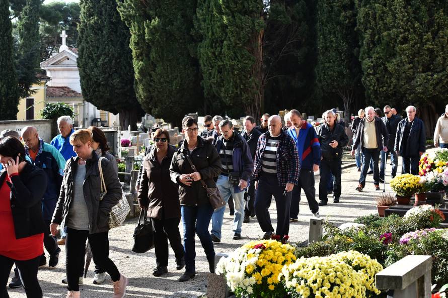 Pokopali 'Bracu': 'Sinu je naglo pozlilo na putu, u bolnici je...'