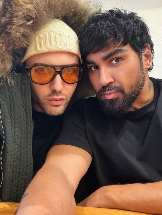 FOTO Ima pjesmu sa Severinom, stavio silikone u prsa, presadio i dlake: Ovako se mijenjao Azis