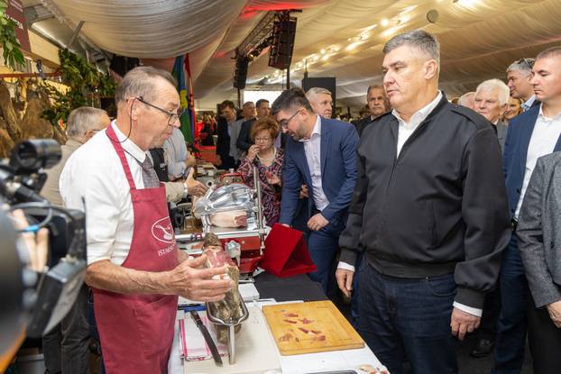 Otvoren 17. Internacionalni sajam pršuta u Tinjanu