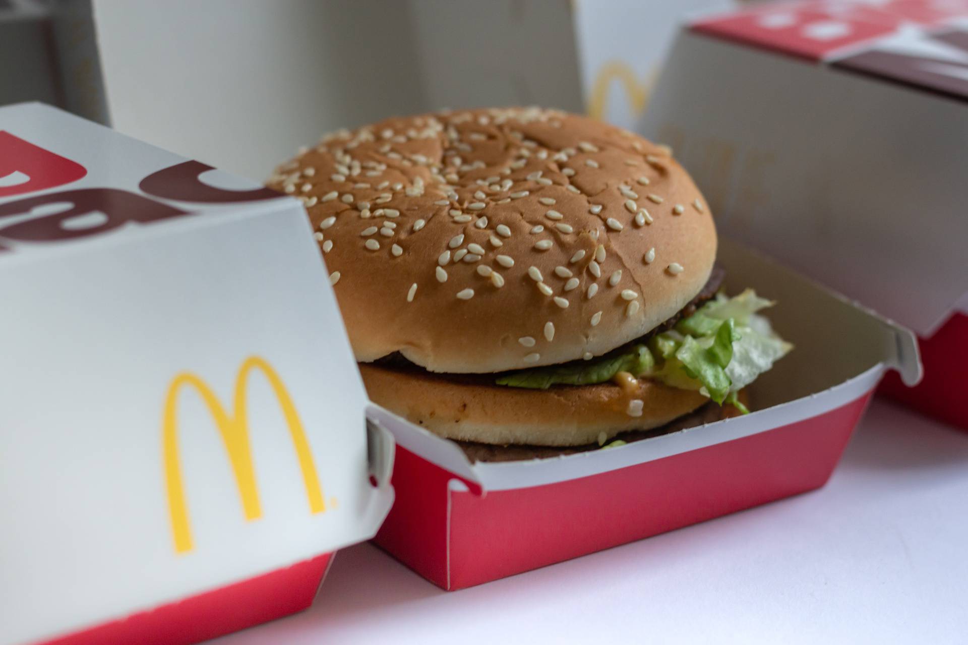Znate li zašto je McDonald'sov logo žute i crvene boje, mnogi su se iznenadili kad su saznali