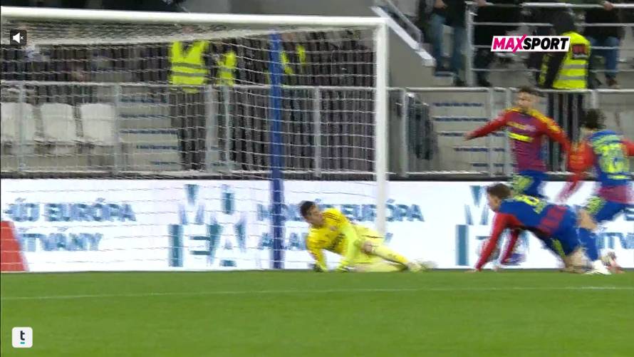 VIDEO Osječani tražili penal u prvom dijelu, gosti u drugom! Pogledajte i procijenite sami...