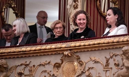 FOTO Premijera 'Trnoru&zcaron;ice' je okupila mnoga poznata lica, pogledajte tko je stigao u HNK