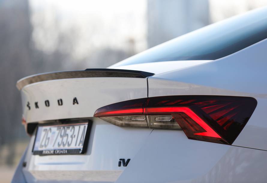 Octavia RS sa strujom: Vozili smo sportski auto za novo doba