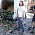 Sinčić istovario  hrpu lubenica na Markovu trgu uoči sjednice