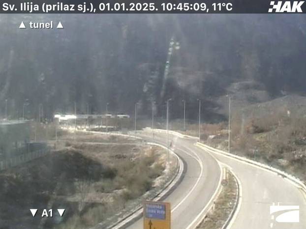 FOTO Pogledajte kako jutros izgledaju ceste diljem Hrvatske. HAK: 'Vozači, budite oprezni!'