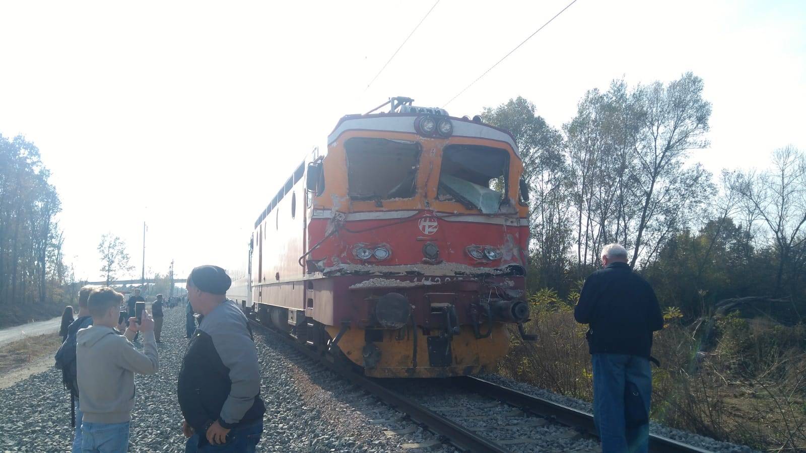 Sudar kod Vrbovca: Šljunak s kamiona završio je u vlaku