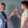 Možda ipak nije on baš za sve kriv: 34 načina na koje žene guraju svoje muževe od sebe