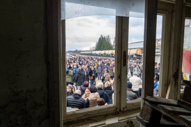 U Gospiću održan prosvjed radi odlaganja opasnog otpada 