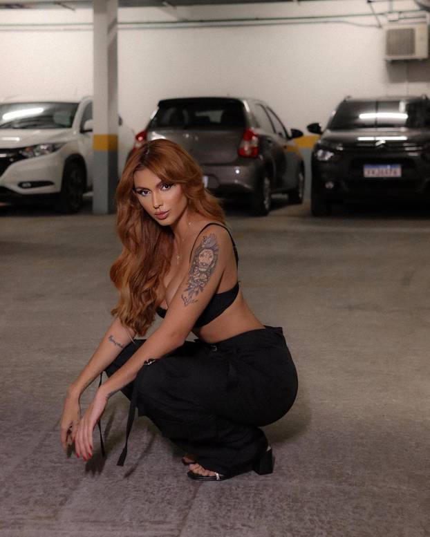 FOTO Fatalna Brazilka tvrdi da je spavala s Neymarom. Toalet papir ne koristi, gole fotke da