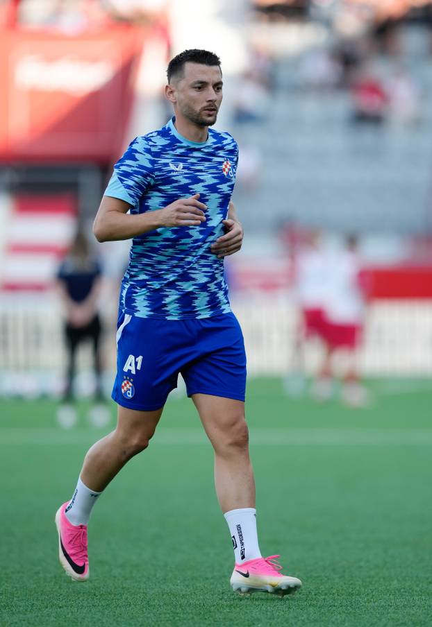 Thun: Zagrijavanje igrača prije početka utakmice FC Thun - GNK Dinamo