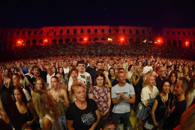 Pula: Prljavci napunili Arenu
