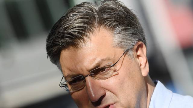 Plenković: 'Pitanje umirovljenja Burčula nema veze s Vladom, ti cirkusi govore o Milanoviću'