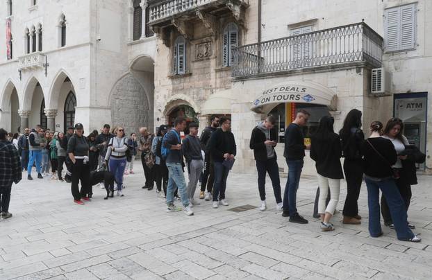 Split: Gužva za prodaju karata za Thompsonov koncert