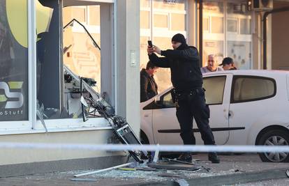 Bankomat u Klinča Selima su raznijeli smjesom plina,  izlog i fasada oštećeni su u eksploziji