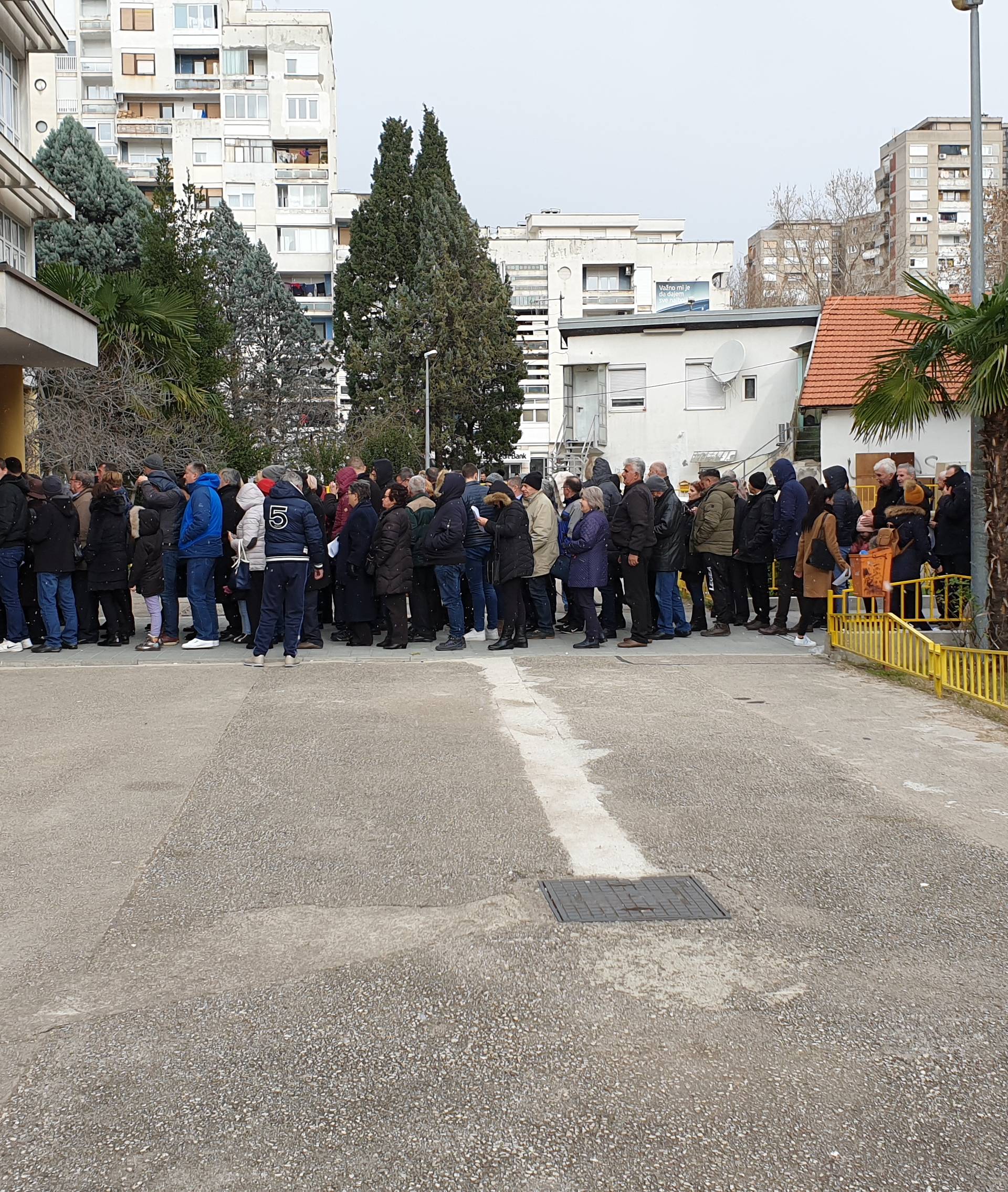 U Mostaru gužva i prije 7: Više glasača nego u prvom krugu...