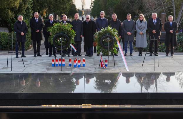 Zagreb: Izaslanstvo HDZ-a položilo cvijeće povodom 26. godišnjice smrti dr. Franje Tuđmana