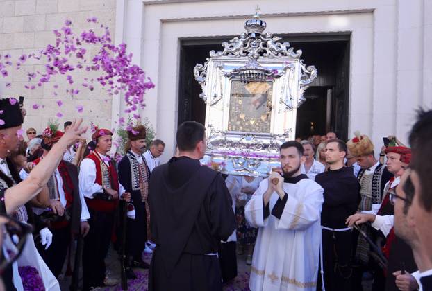 Sinj: Procesija i misa povodom blagdana Velike Gospe