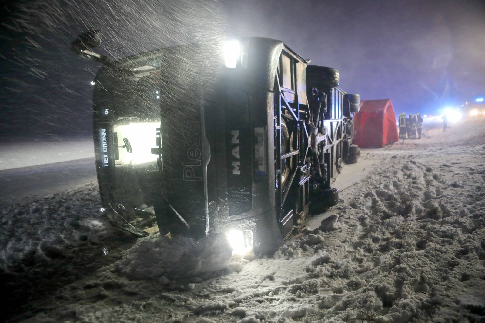 Gust of wind topples over bus - eight injured