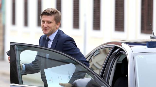 Zagreb: Ministri dolaze u Banske dvore ne sjednicu uÅ¾eg kabineta Vlade RH