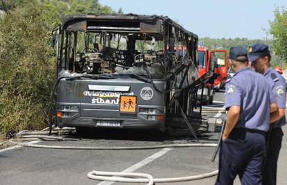Autobus se samozapalio kod Skradina, nema ozlijeđenih