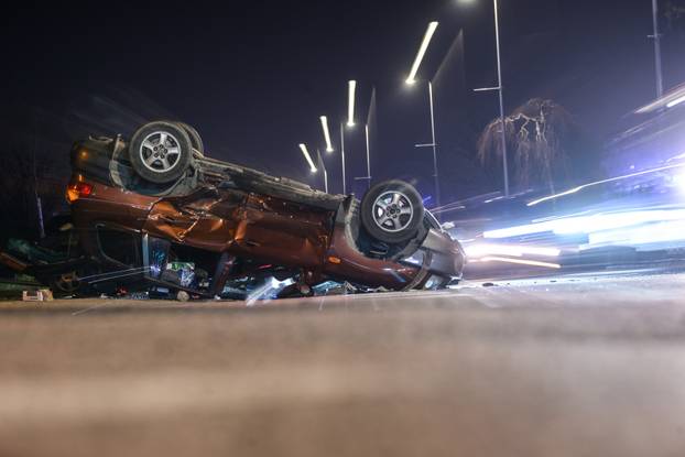 Zagreb: Teška prometna nesreća na aveniji Većeslava Holjevca