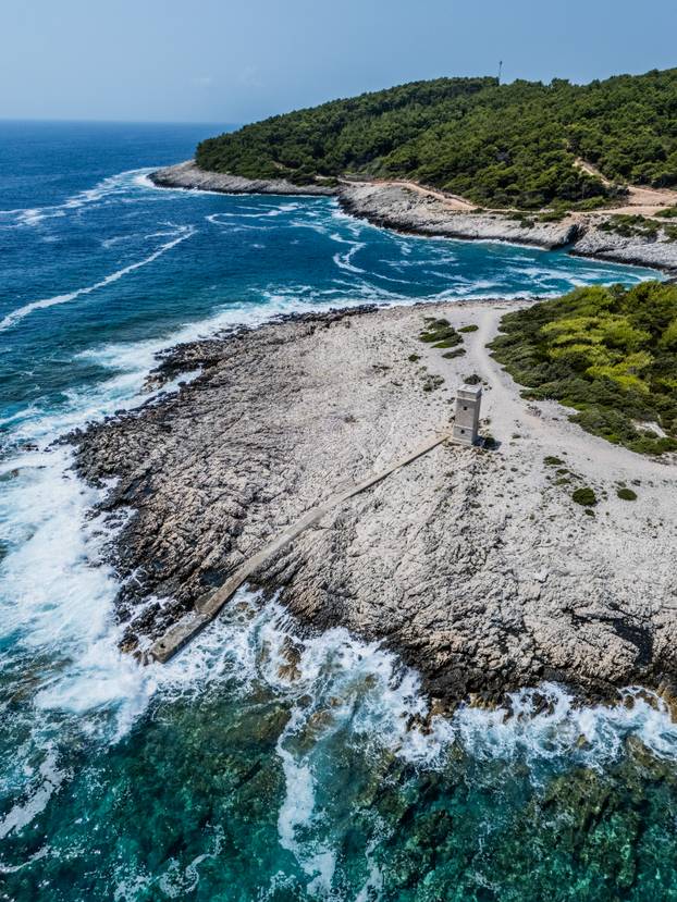 Poluotok Ražnjić na Korčuli snimljen iz zraka 